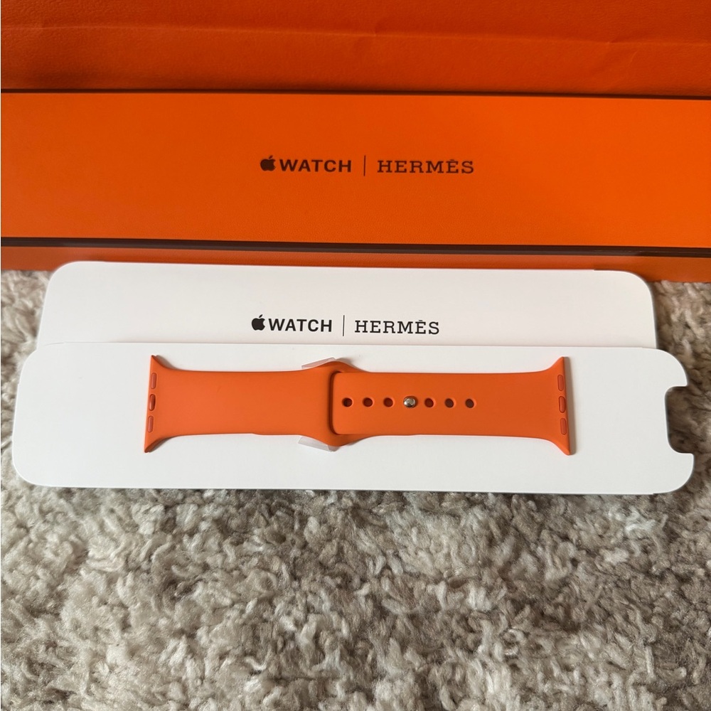 Hermes Apple 42mm Watch Orange Band S/M Brand New Authentic Apple x Hermès Sport